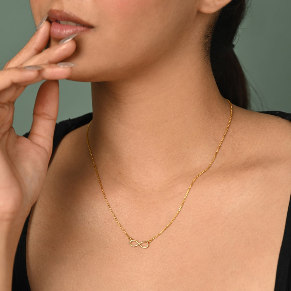Silver Yusra Infinity Pendant Chain Necklace