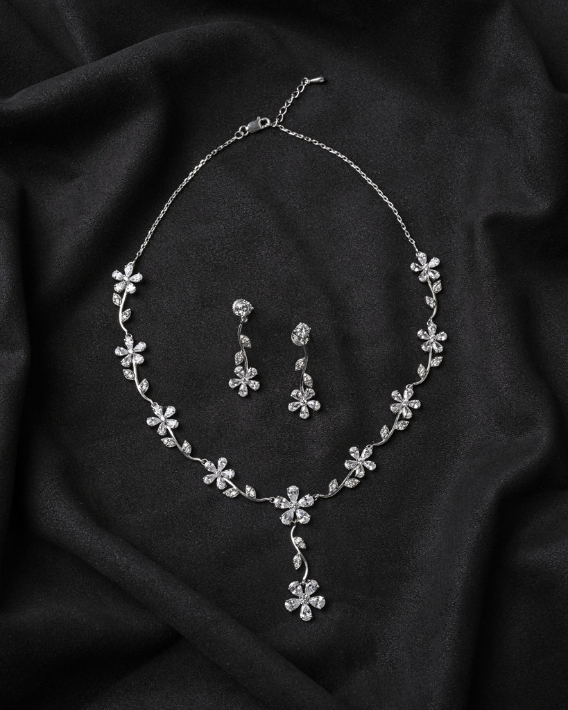 Clara 925 Sterling Silver Flower Necklace