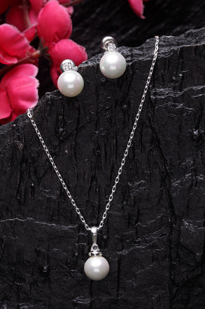 Silver Classic Pearl Jewellery Set