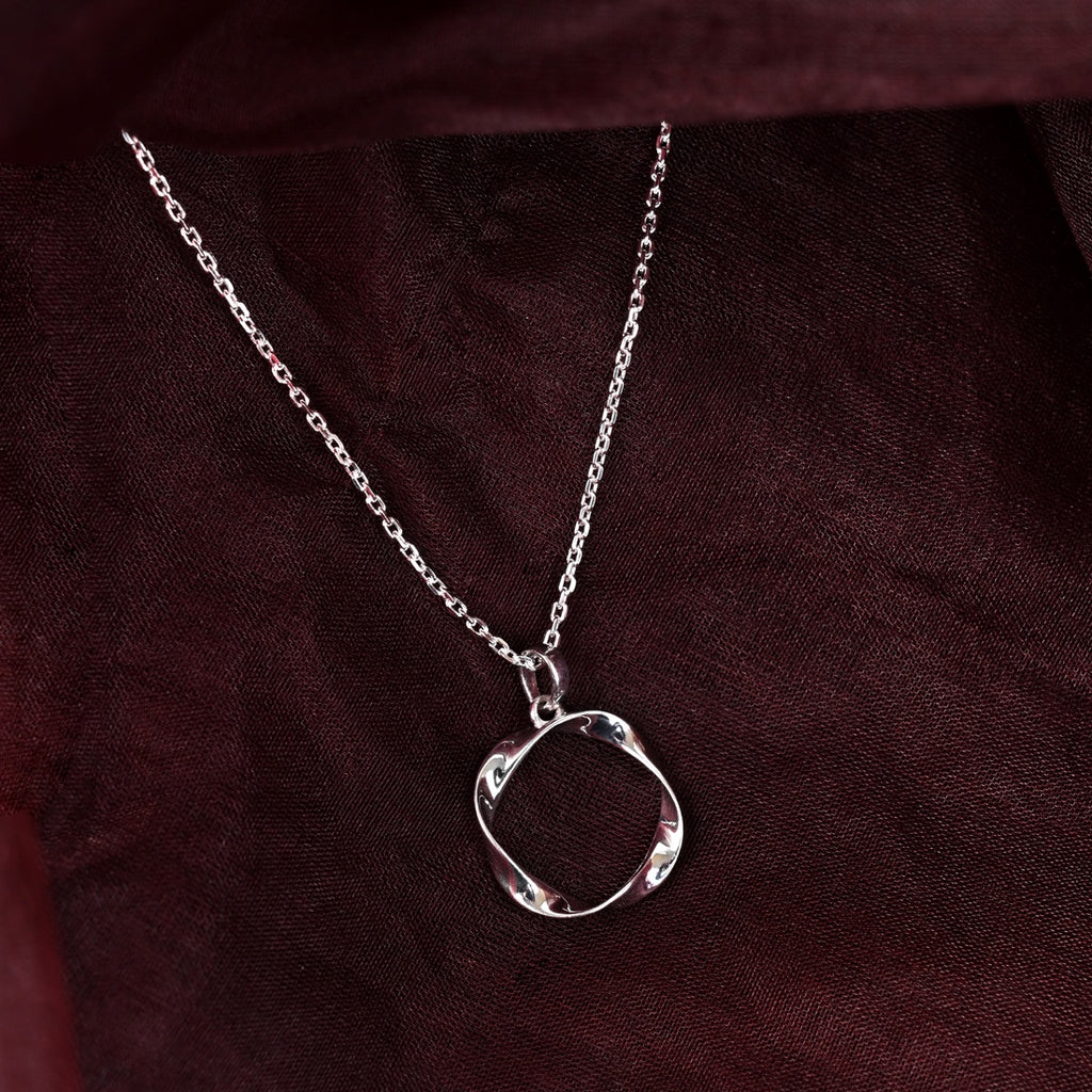 Silver Aya Pendant Chain Necklace