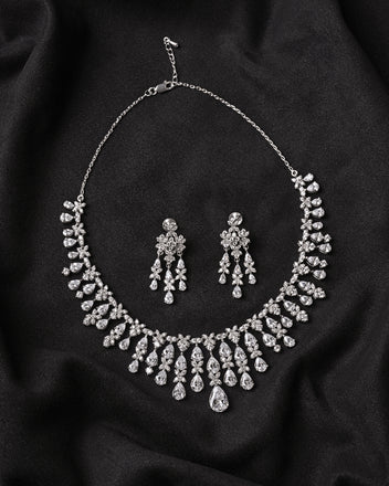Silver Queen's Necklace Jewellery Set